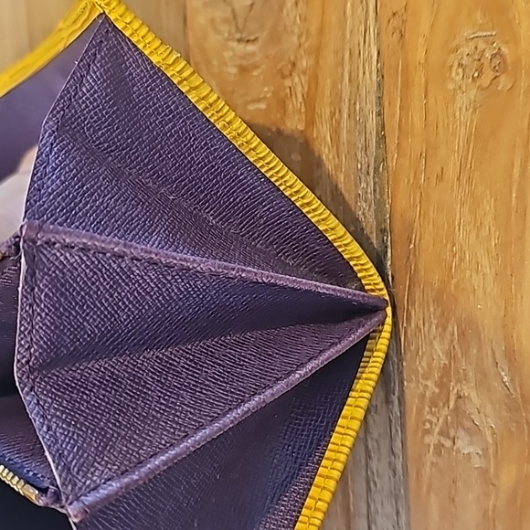 Louis Vuitton Epi Long wallet with crossbody chain - Picture 7 of 11